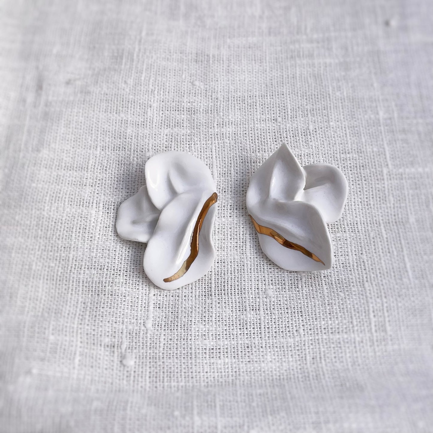 Pendiente Jara, mediano con detalle en Oro