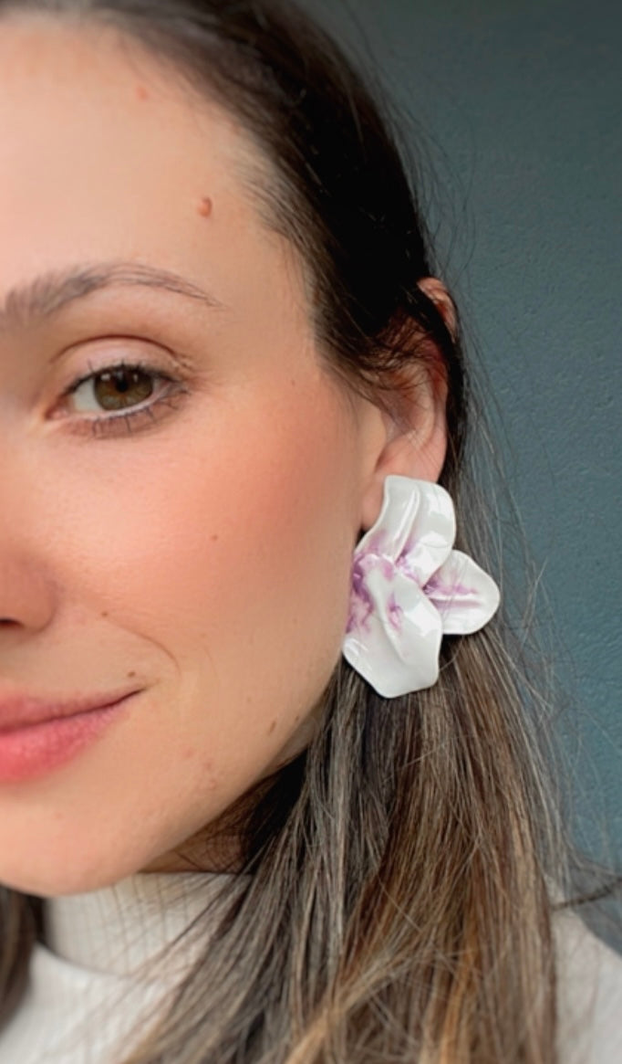 Pendiente 3 pétalos Lilium color morado